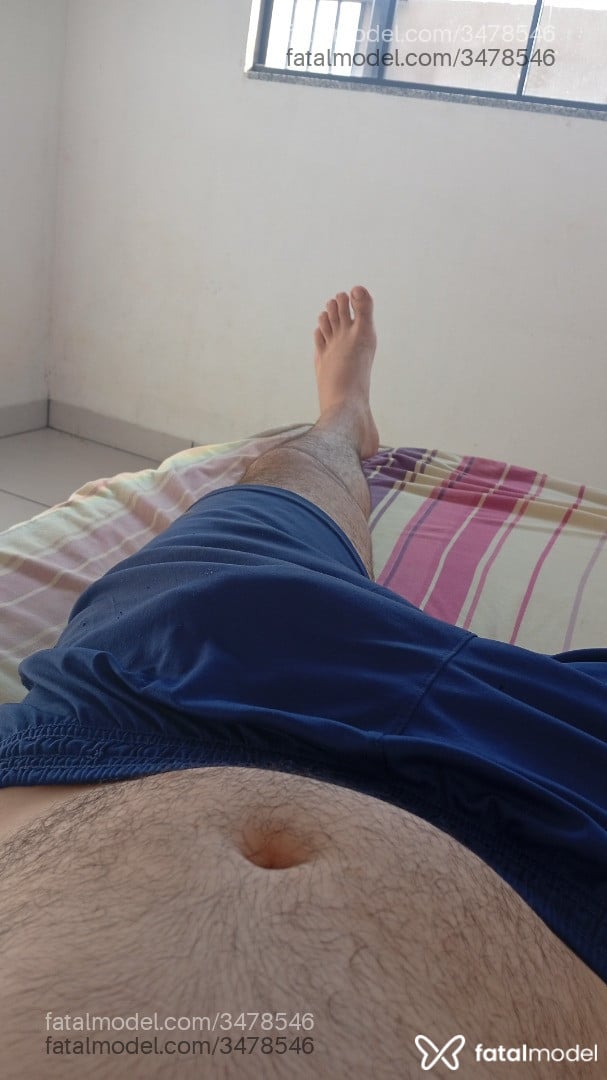 Acompanhante homem morena (o) de olhos castanhos - Guilherme
