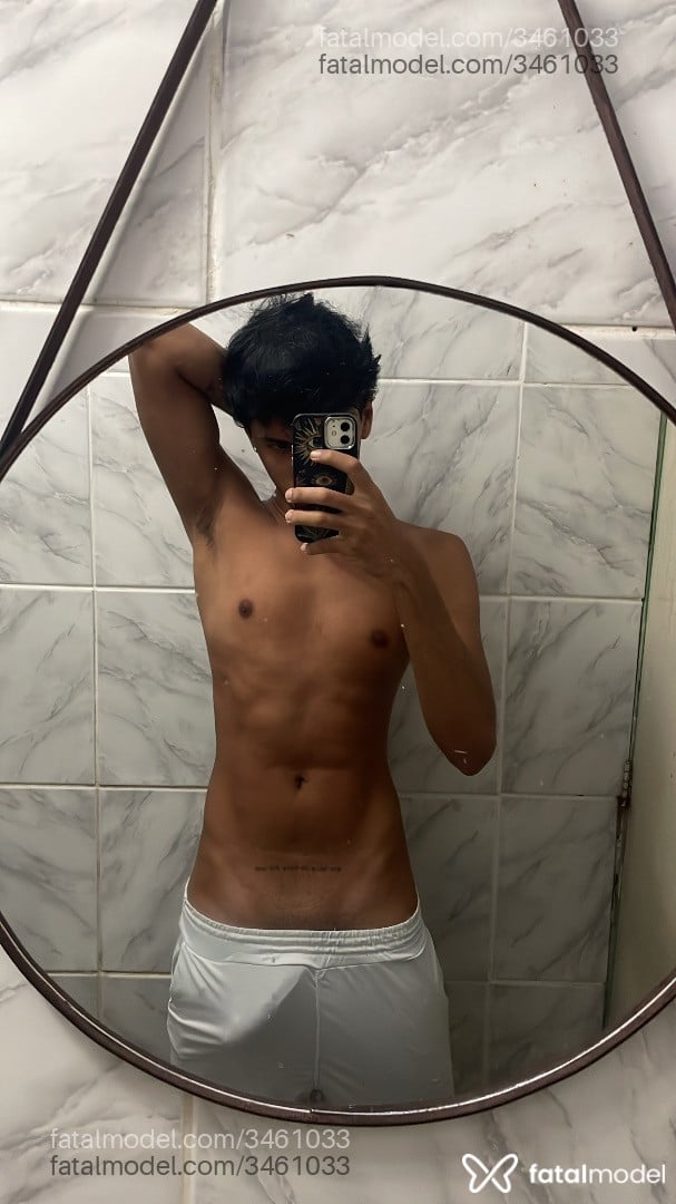 Acompanhante homem morena (o) de olhos castanhos - Pedrinho