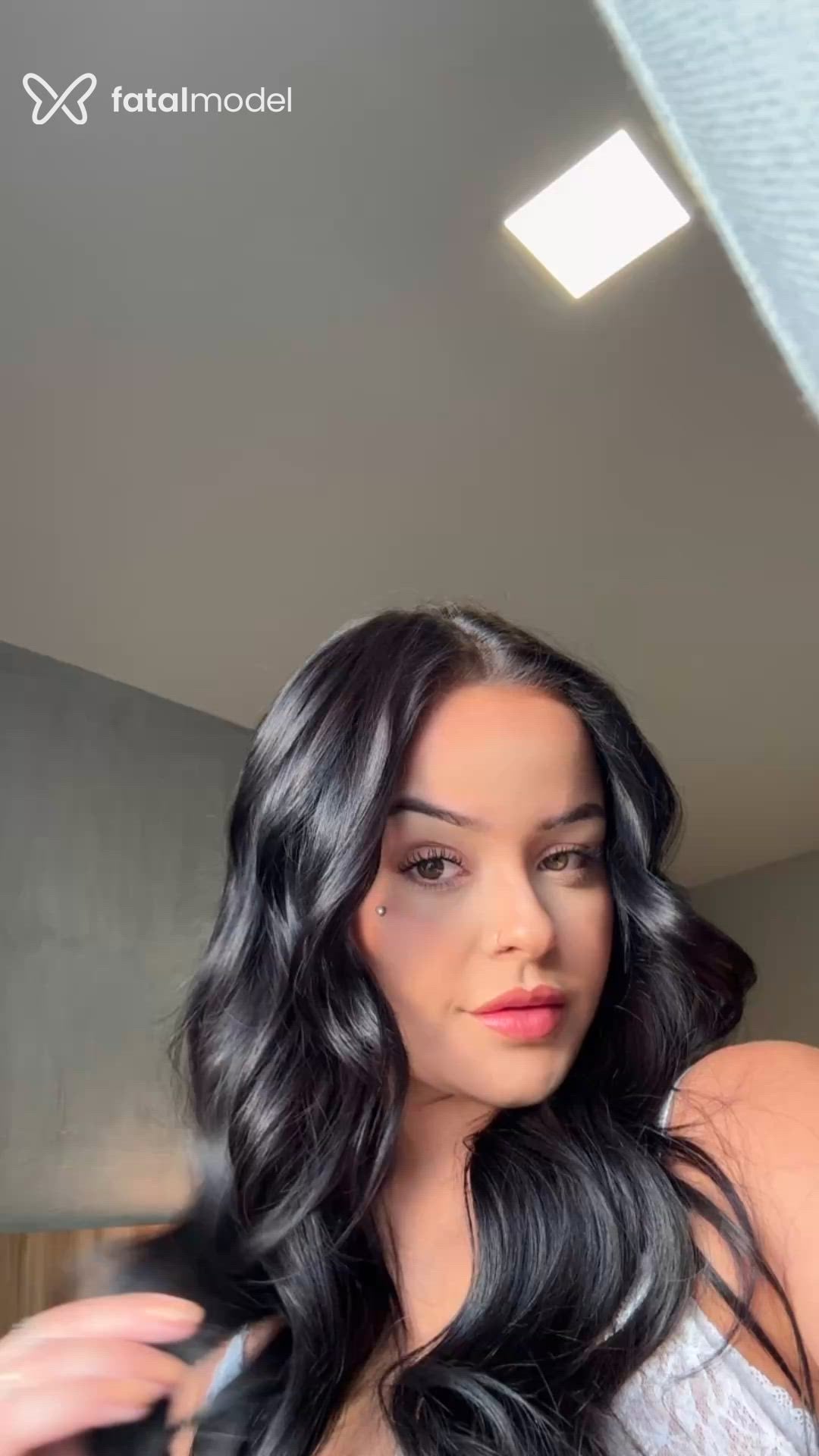 Acompanhante mulher morena (o) de olhos verdes - Jade Navarro