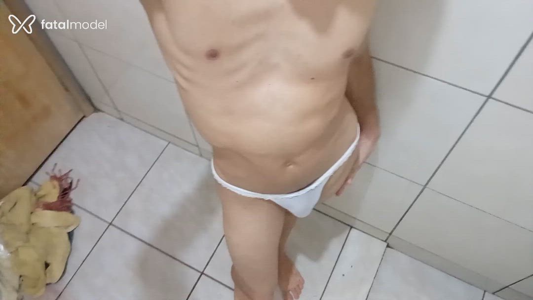 Acompanhante homem morena (o) de olhos castanhos - Coelho