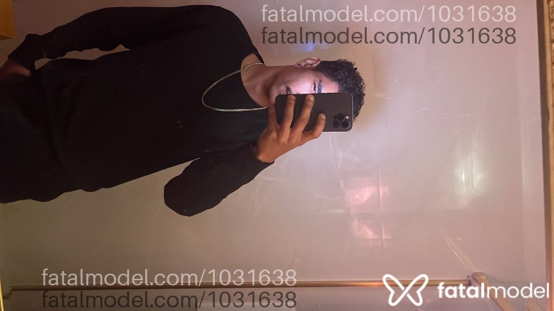 Acompanhante homem morena (o) de olhos castanhos - Daniel