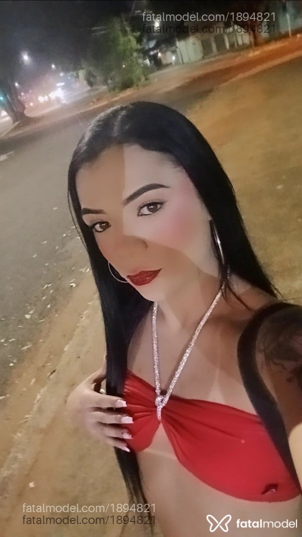 Acompanhante mulher trans morena (o) de olhos castanhos - Latiffy