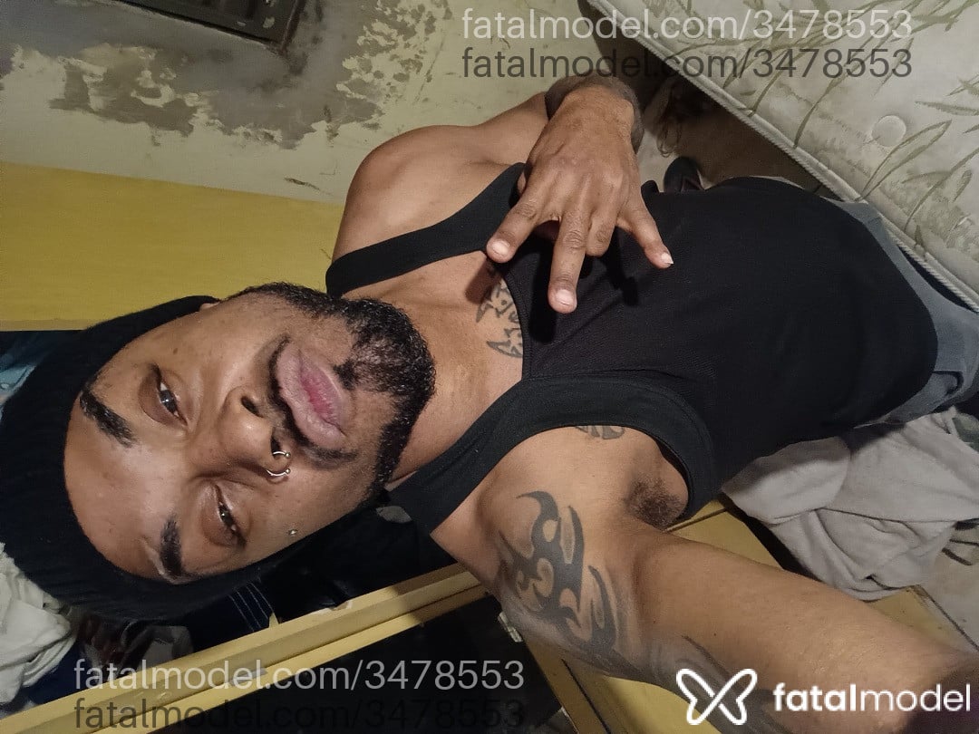 Acompanhante homem sem cabelo de olhos pretos - Blacksexy