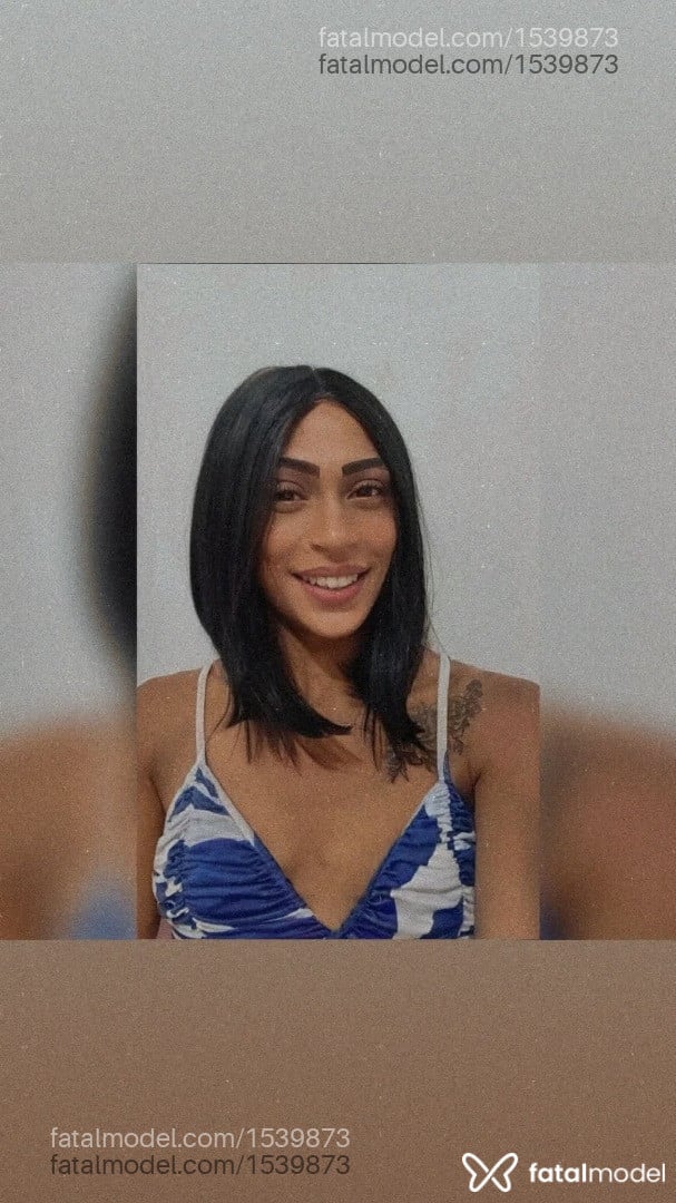 Acompanhante mulher trans morena (o) de olhos castanhos - Meel Silva
