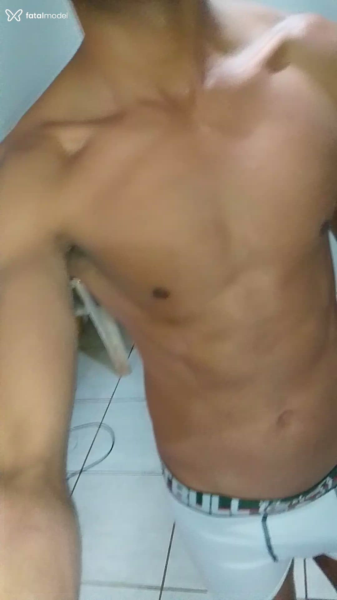 Acompanhante homem morena (o) de olhos castanhos - Wyllamespote Acompanhante homem morena (o) de olhos castanhos - Wyllamespote
