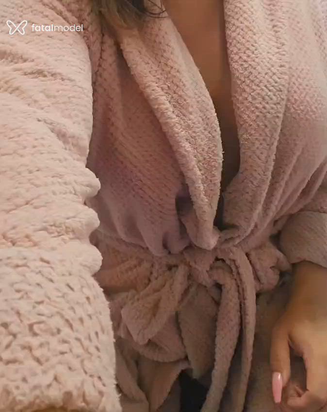 Acompanhante mulher morena (o) de olhos castanhos em Matinhos Acompanhante mulher morena (o) de olhos castanhos em Matinhos - Paula Carvalho