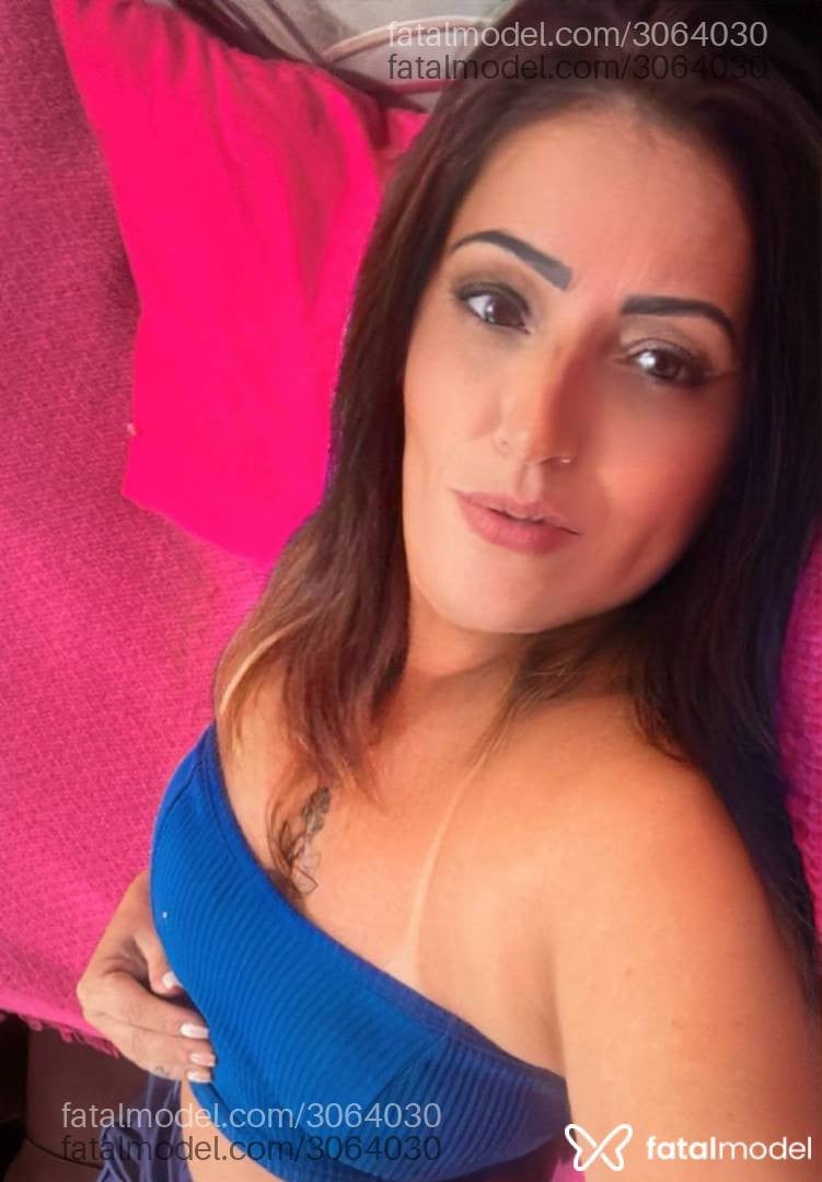 Acompanhante mulher morena (o) de olhos mel - Mariana