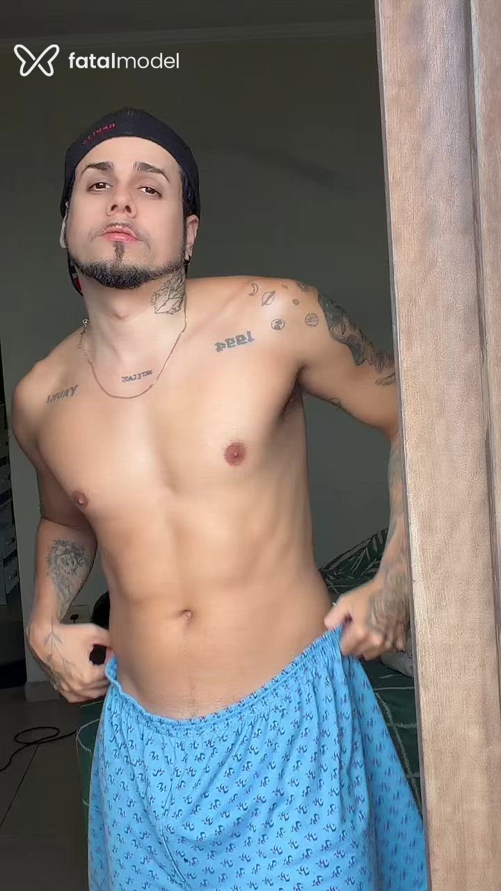 Acompanhante homem com cabelo castanho de olhos castanhos - Mikael Acompanhante homem com cabelo castanho de olhos castanhos - Mikael