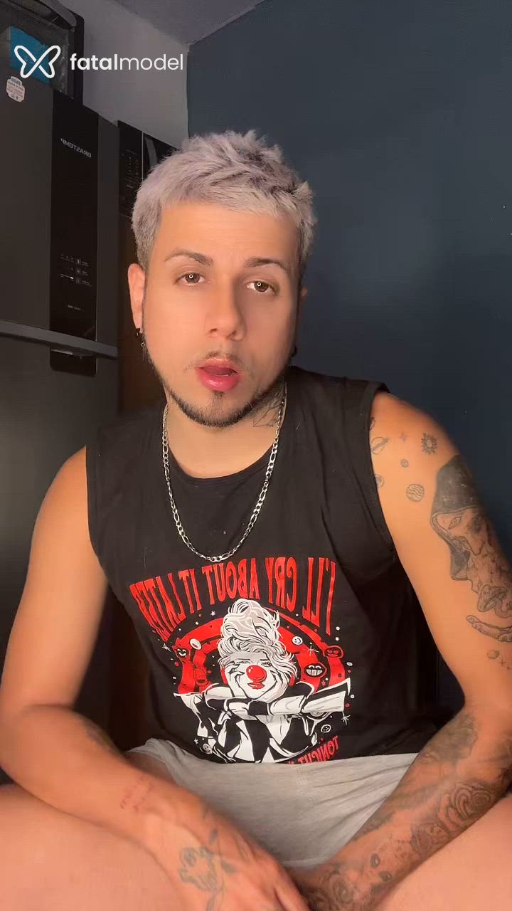Acompanhante homem com cabelo castanho de olhos castanhos - Mikael Acompanhante homem com cabelo castanho de olhos castanhos - Mikael