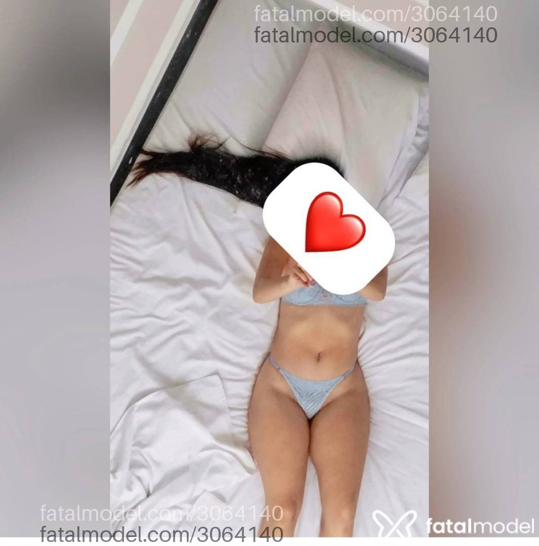 Acompanhante mulher com cabelo castanho de olhos castanhos - Leila