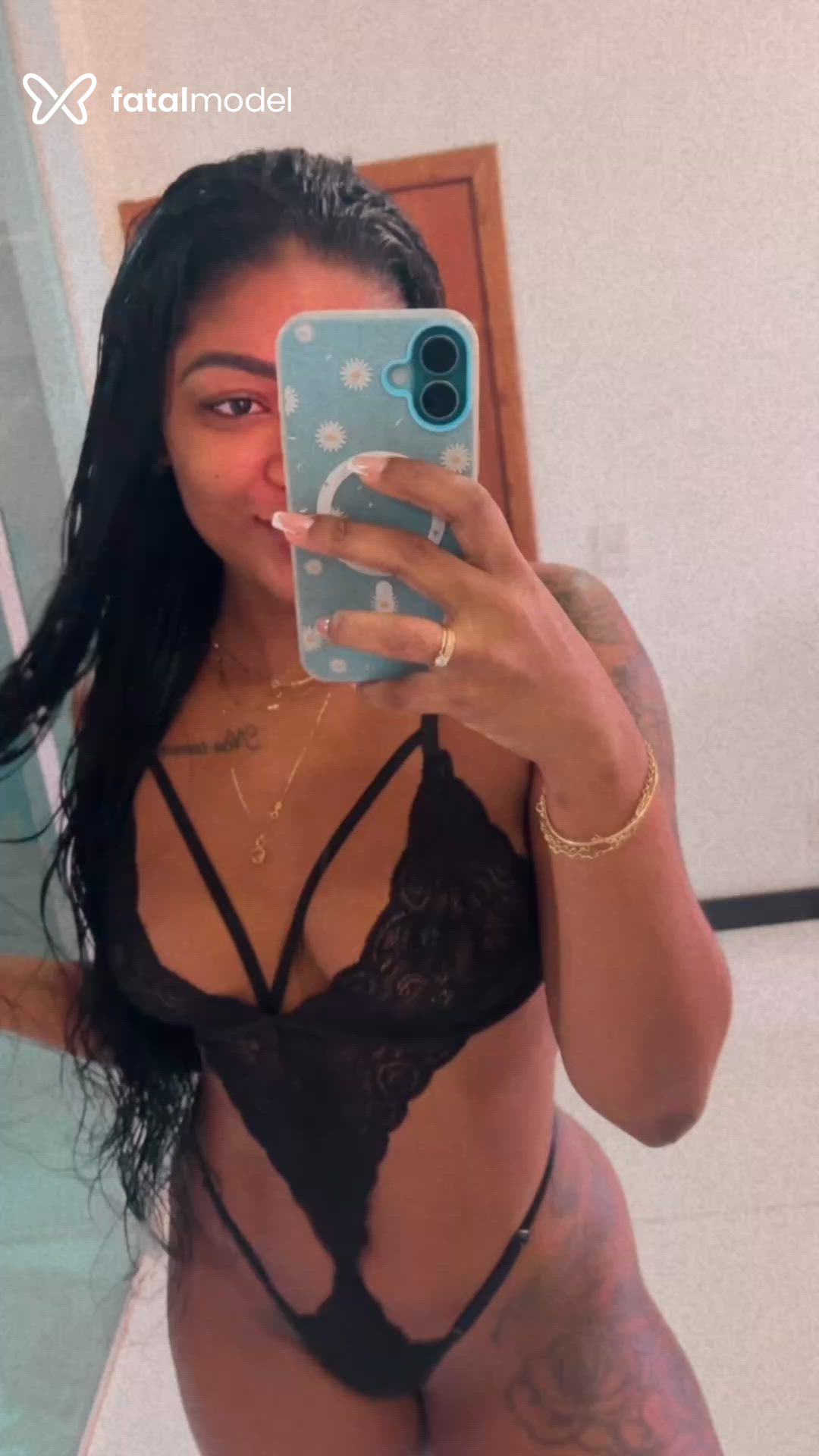 Acompanhante mulher morena (o) de olhos pretos - Natália Fernandes