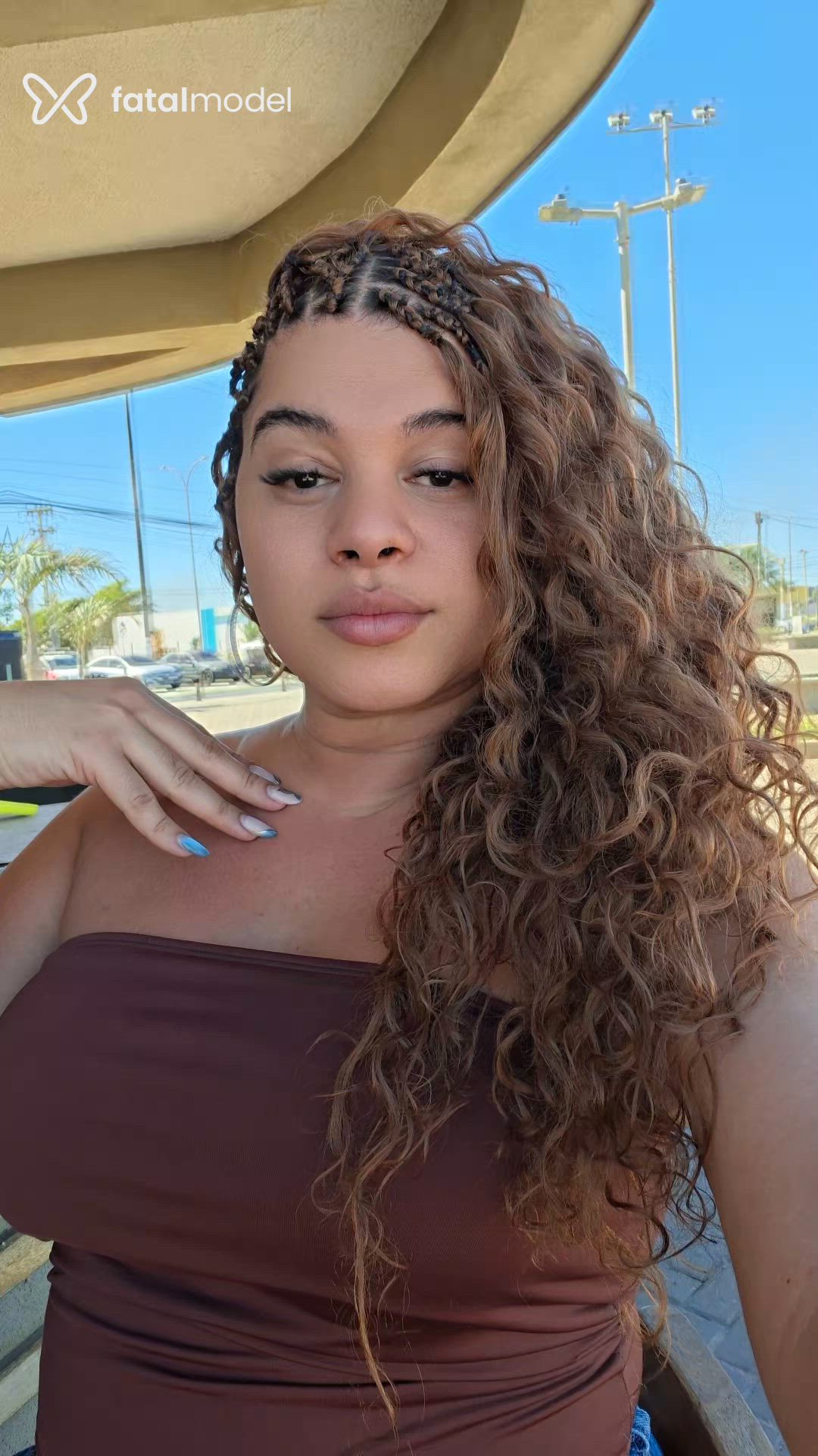 Acompanhante mulher trans morena (o) de olhos castanhos - Lunna