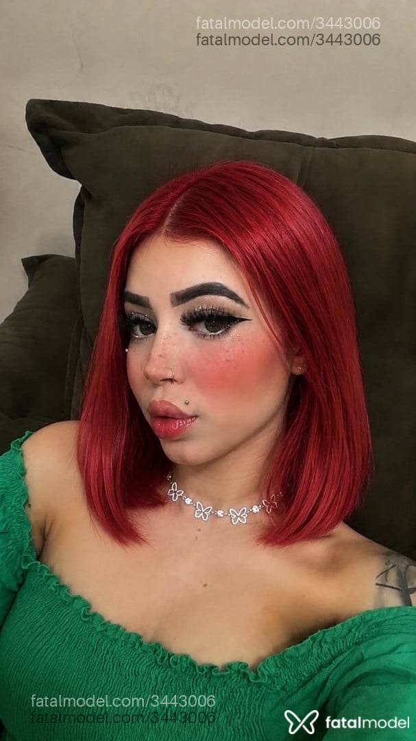 Acompanhante mulher com cabelo castanho de olhos mel - Ariel