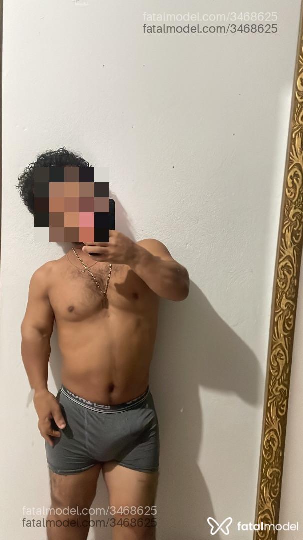 Acompanhante homem com cabelo castanho de olhos pretos - Kristhofer Gabriel