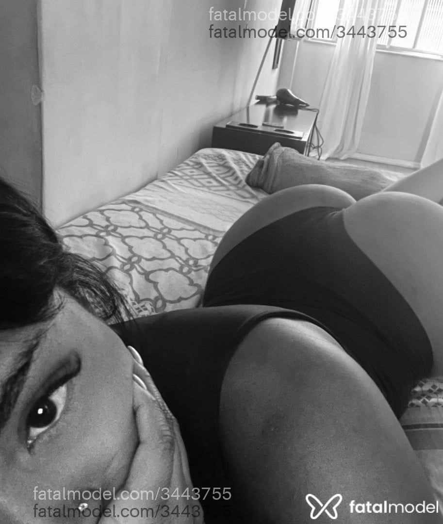 Acompanhante mulher morena (o) de olhos pretos - Bella Monteiro