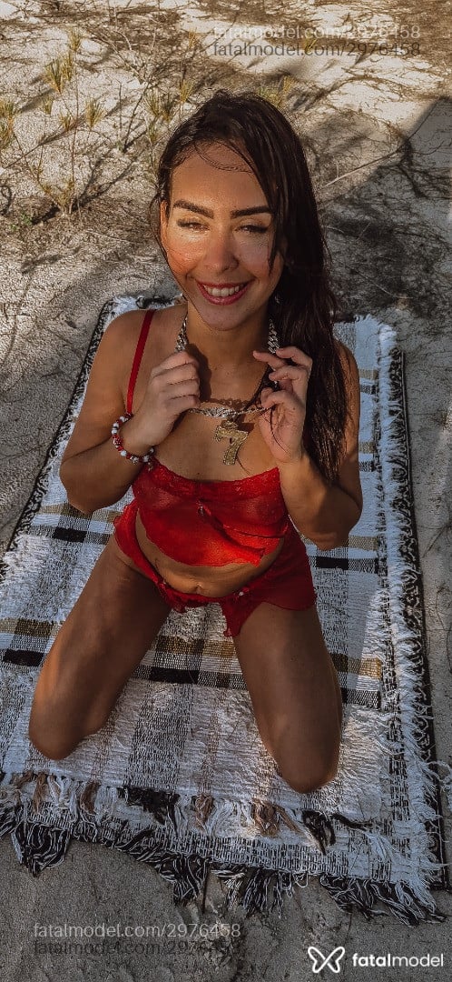 Acompanhante mulher morena (o) de olhos castanhos - Bella