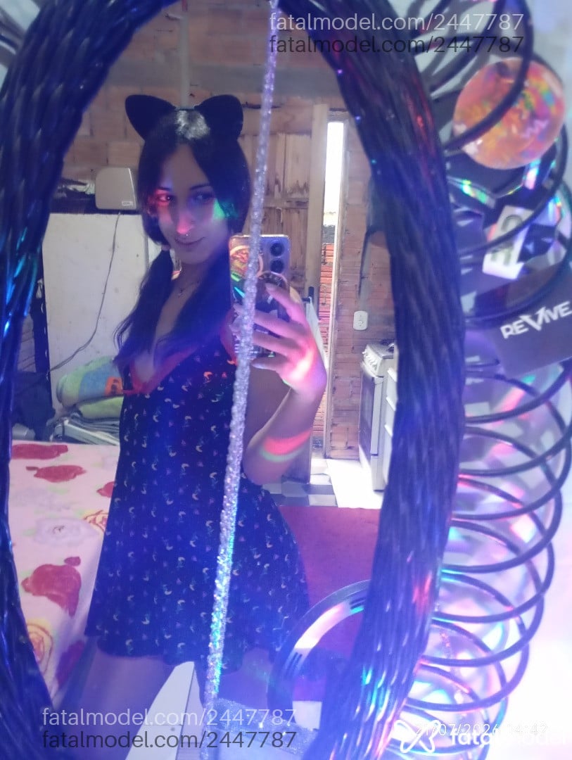 Acompanhante mulher trans morena (o) de olhos castanhos - Marilyn