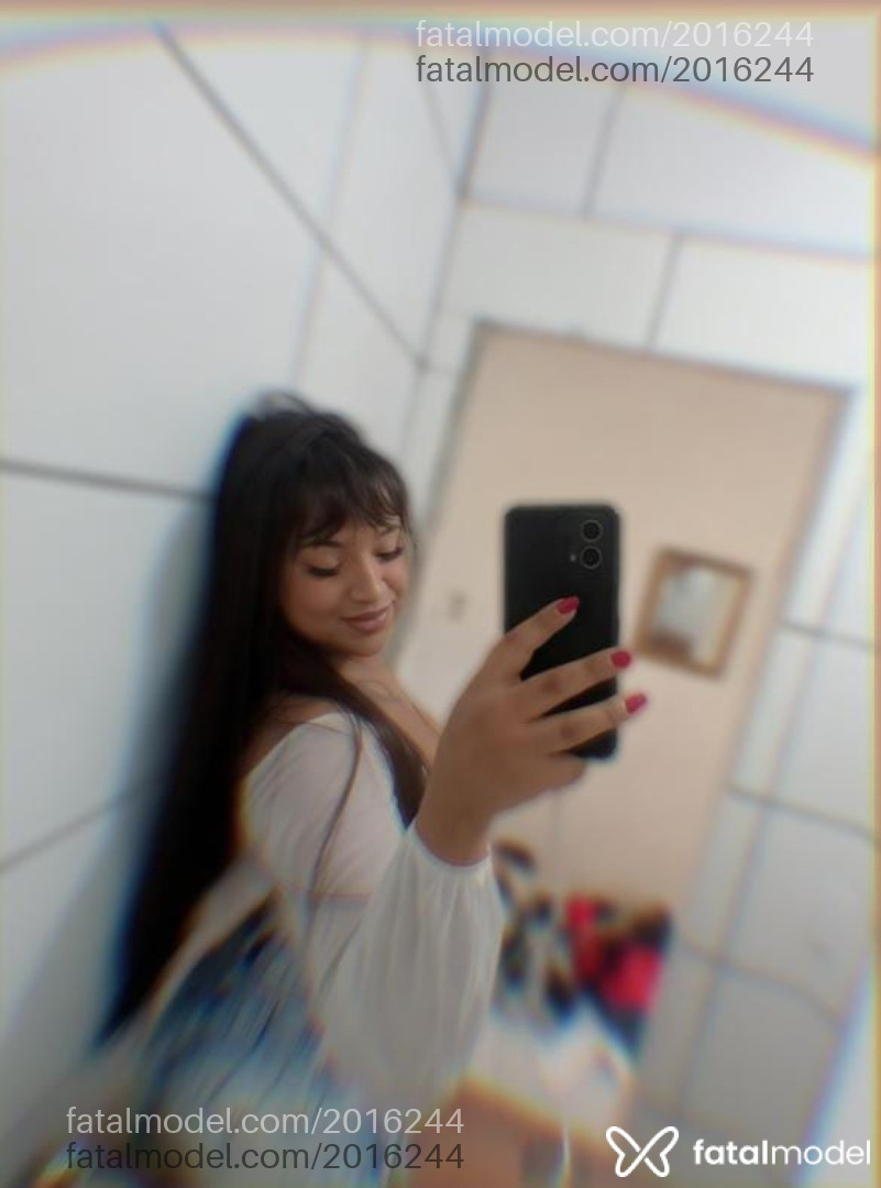 Acompanhante mulher trans morena (o) de olhos verdes - Débora Martins