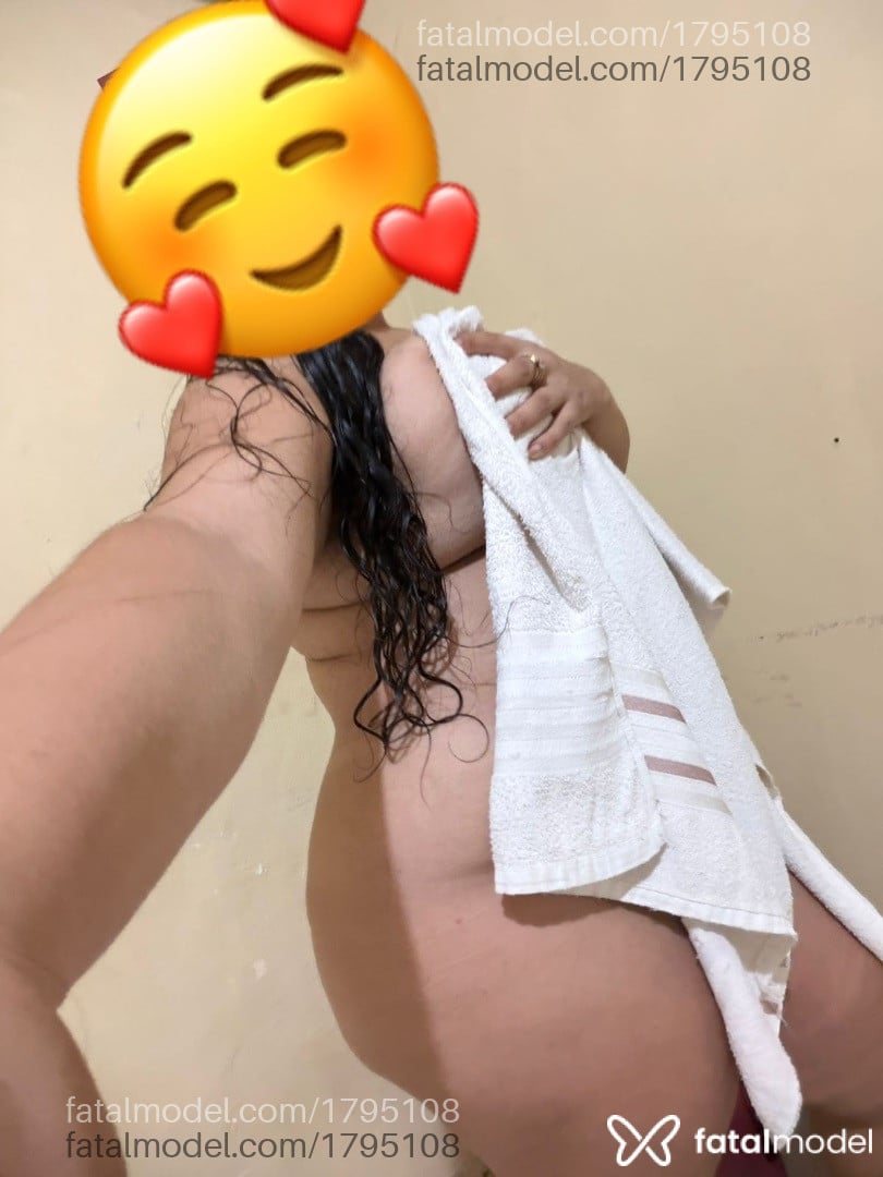 Acompanhante mulher com cabelo castanho de olhos pretos - Rayanne Montenegro