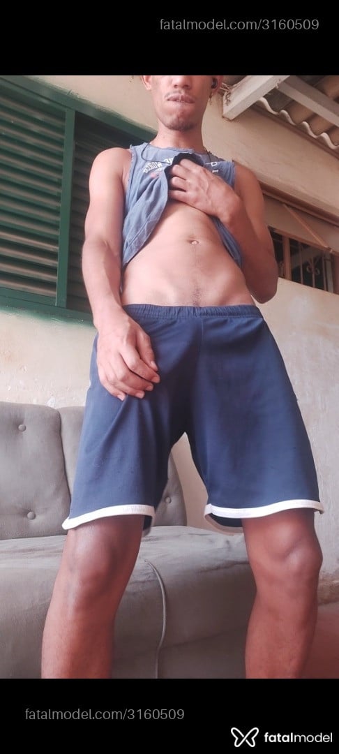 Acompanhante homem morena (o) de olhos castanhos - Luarr