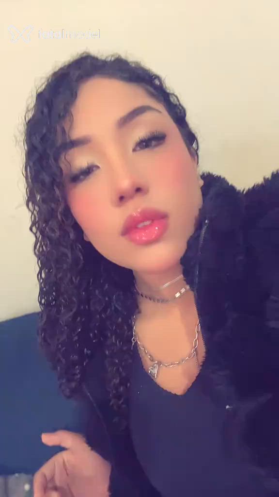 Acompanhante mulher morena (o) de olhos verdes - Mila Alves