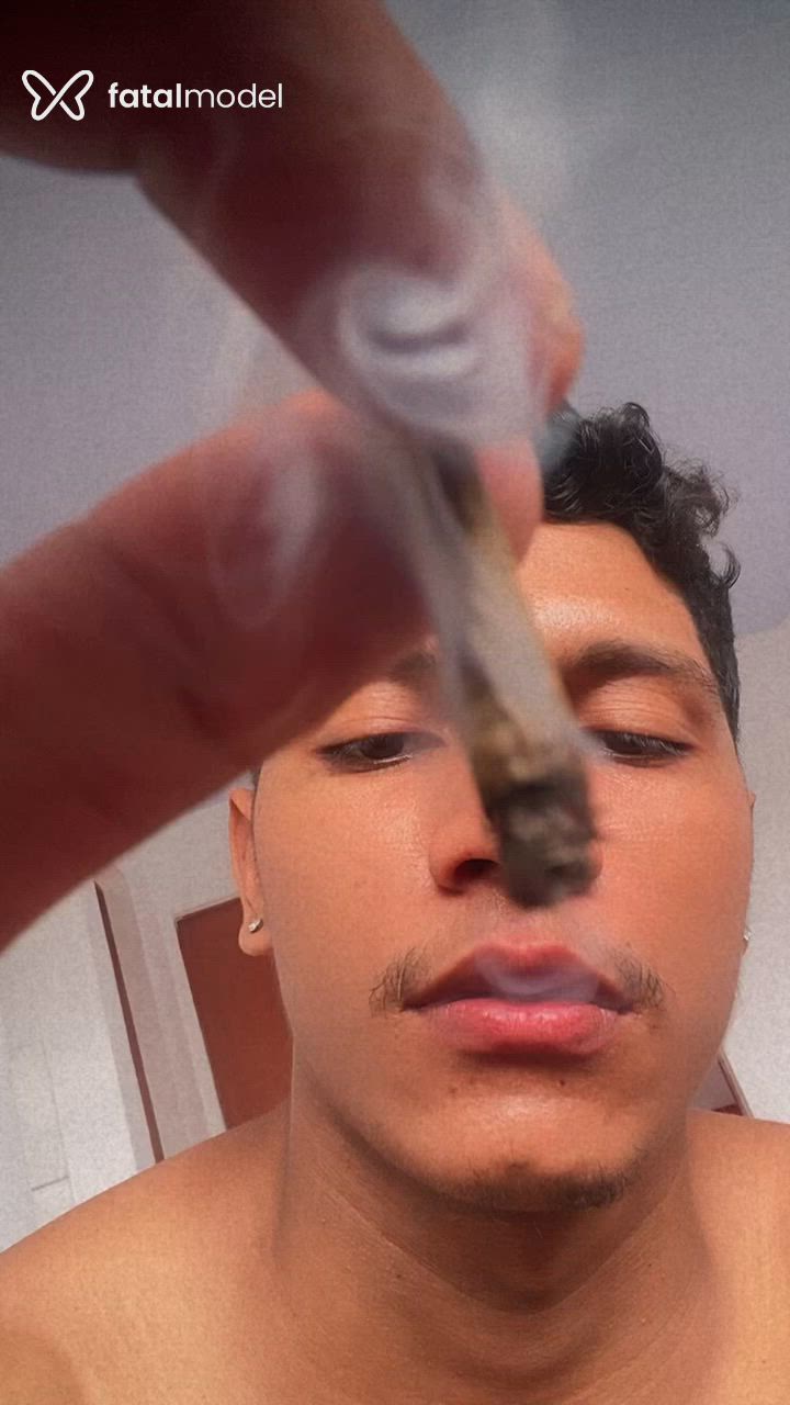 Acompanhante homem morena (o) de olhos castanhos - Daniel