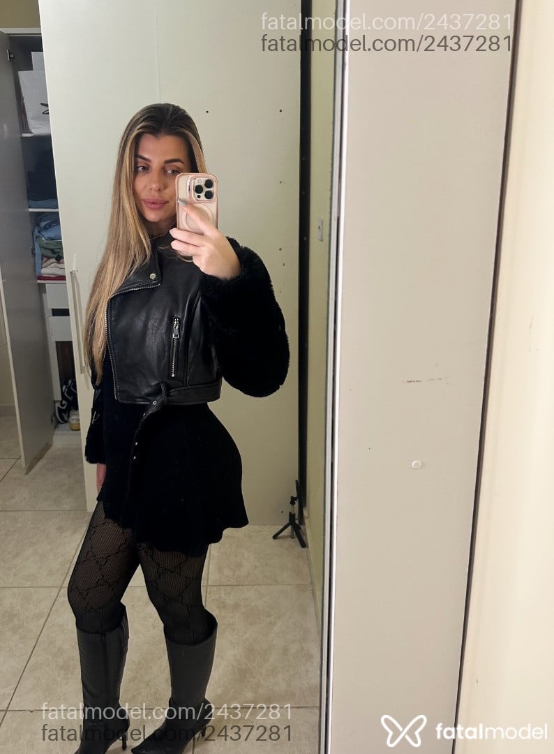 Acompanhante mulher loira (o) de olhos azuis - Bruliz