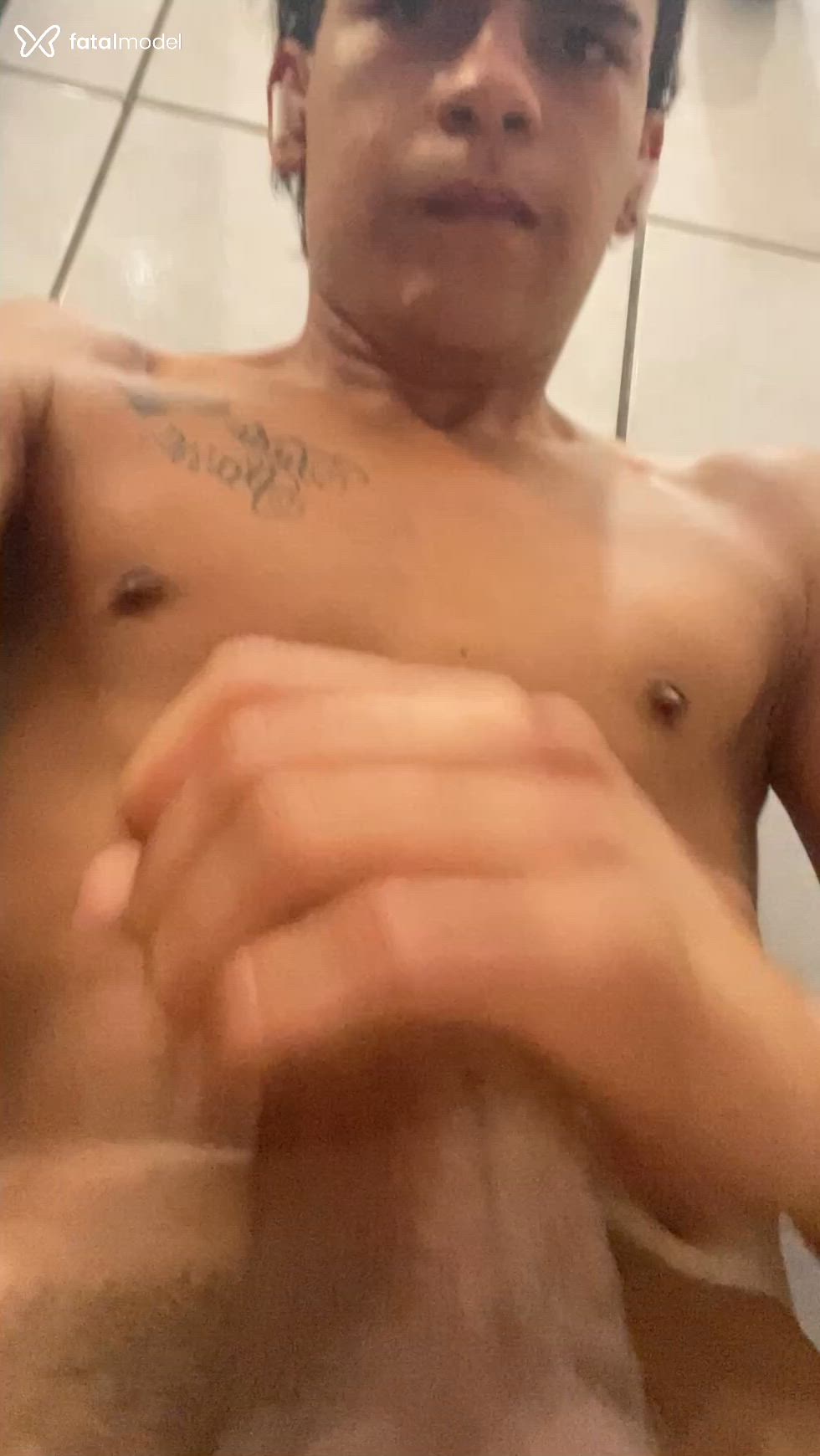 Acompanhante homem morena (o) de olhos castanhos - Gabriel