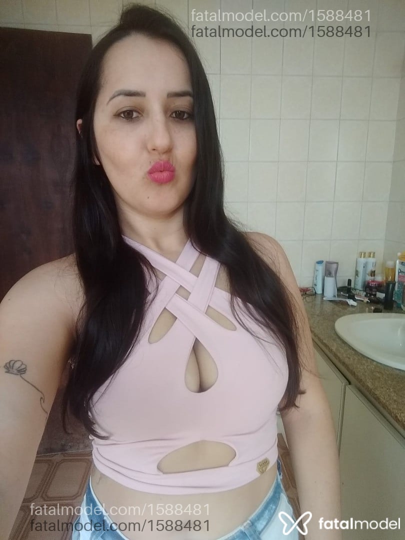 Acompanhante mulher com cabelo castanho de olhos castanhos - Karina