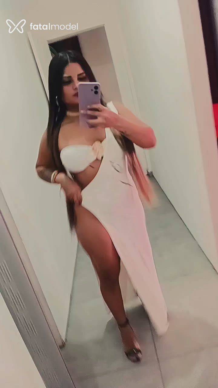 Acompanhante mulher loira (o) de olhos pretos - Rebecca