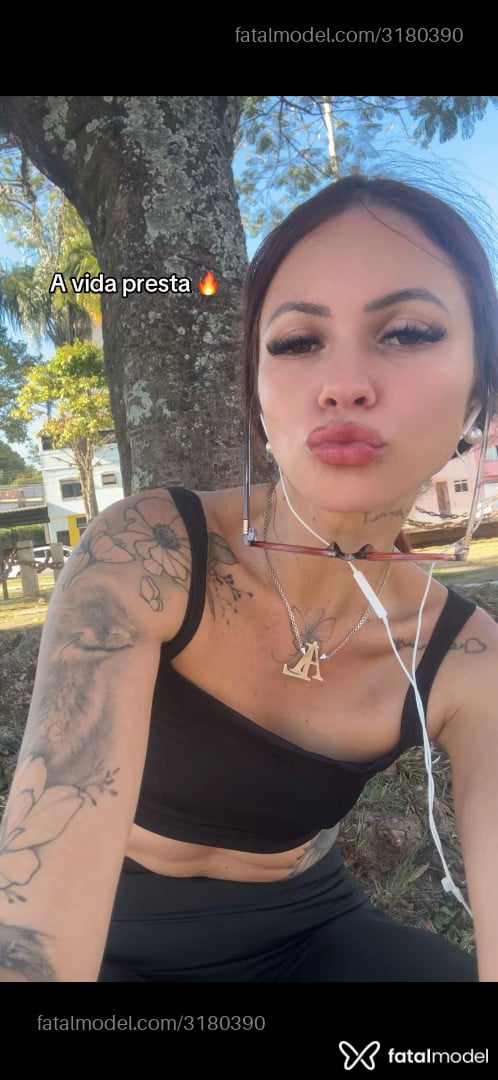 Acompanhante mulher ruiva (o) de olhos castanhos - Dany Acompanhante mulher ruiva (o) de olhos castanhos - Dany