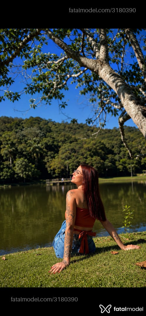 Acompanhante mulher ruiva (o) de olhos castanhos - Dany
