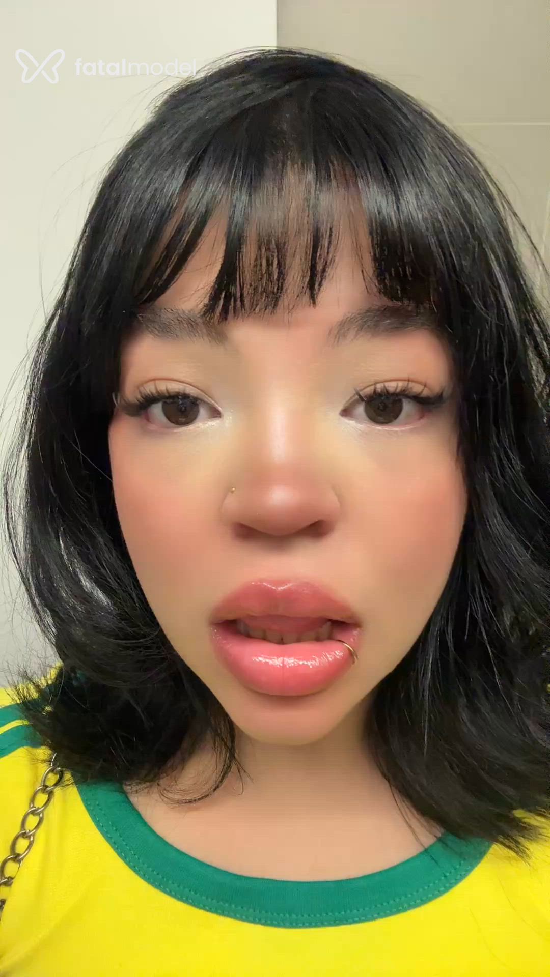 Acompanhante mulher morena (o) de olhos mel - Ana