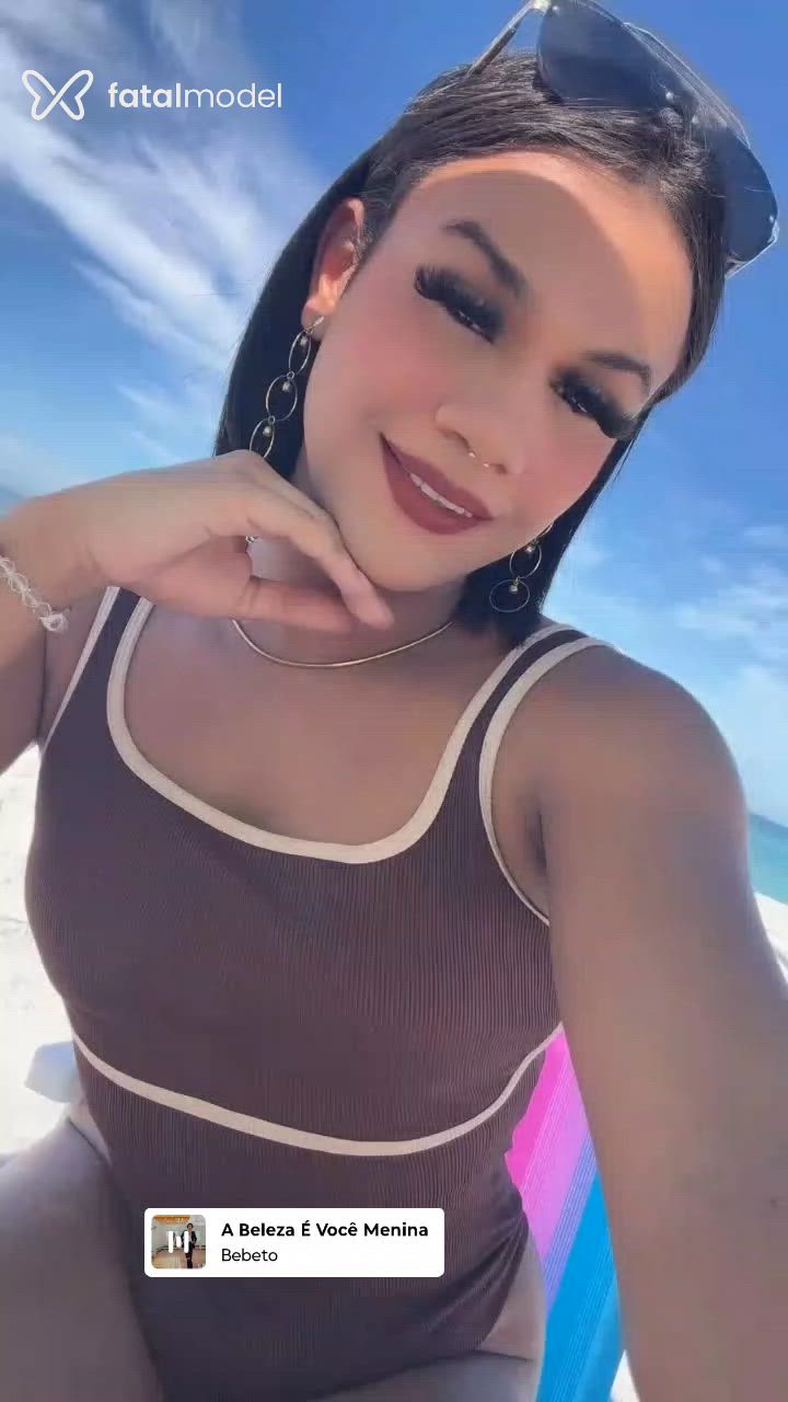 Acompanhante mulher trans morena (o) de olhos mel - Anne Martinelli