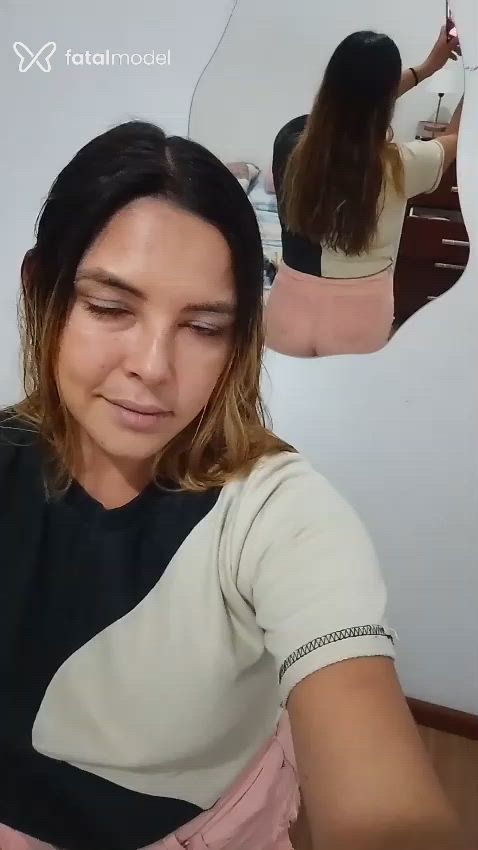 Acompanhante mulher morena (o) de olhos mel - Katee