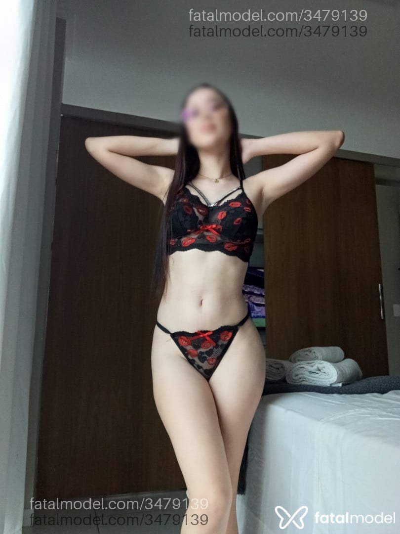 Acompanhante mulher com cabelo castanho de olhos castanhos - Isadora Acompanhante mulher com cabelo castanho de olhos castanhos - Isadora