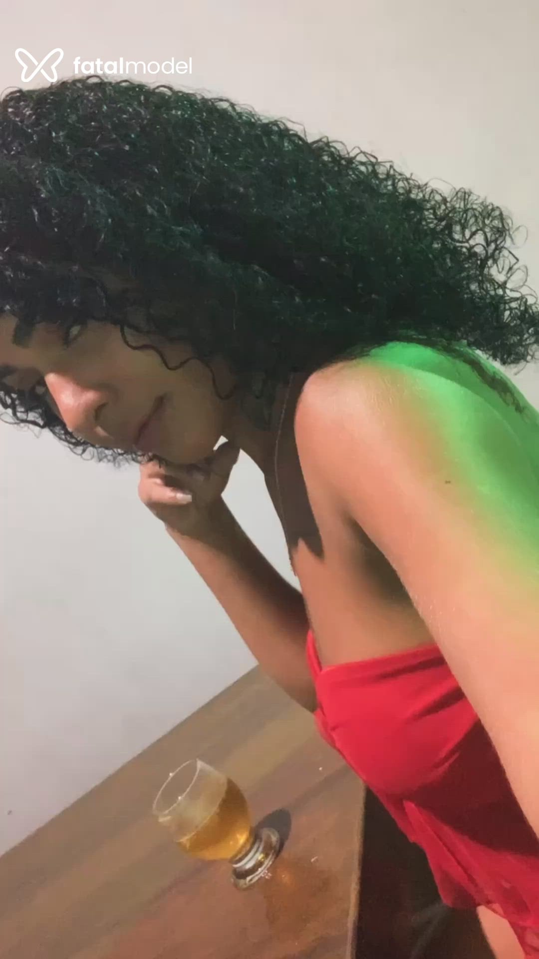 Acompanhante mulher morena (o) de olhos castanhos - Rafaela
