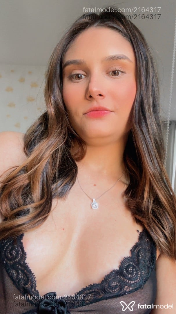 Acompanhante mulher com cabelo castanho de olhos castanhos - Aurora Sentinella