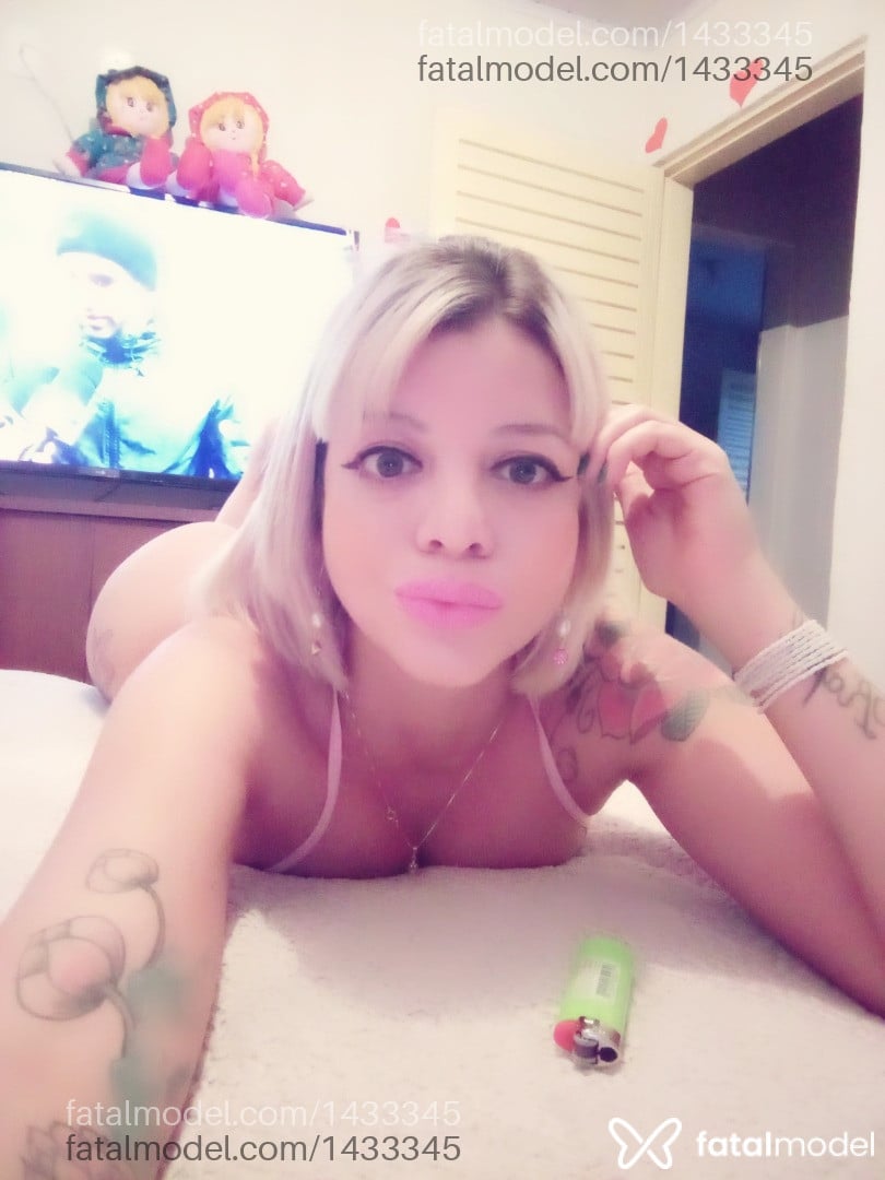 Acompanhante mulher morena (o) de olhos verdes - Bia Bianchi Acompanhante mulher morena (o) de olhos verdes - Bia Bianchi