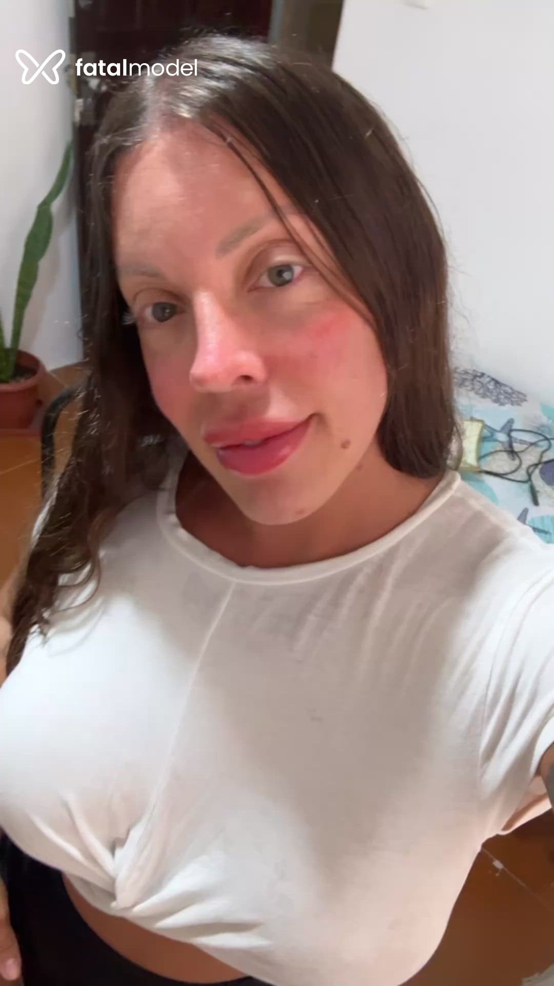 Acompanhante mulher trans loira (o) de olhos verdes - Pattyzinha Soares
