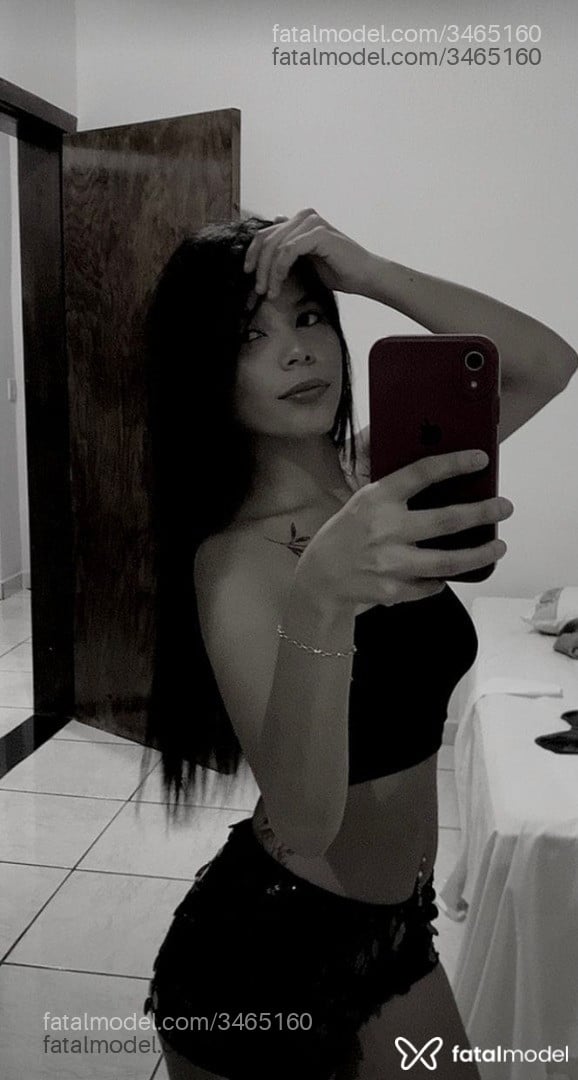 Acompanhante mulher morena (o) de olhos castanhos - Tiffany