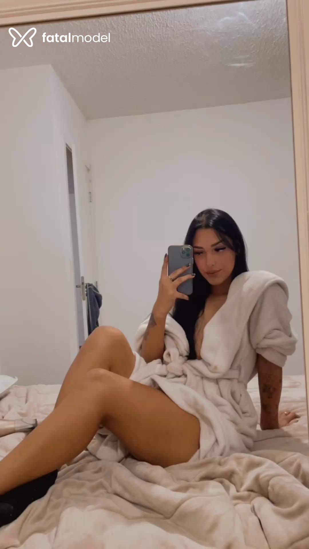 Acompanhante mulher trans morena (o) de olhos pretos - Martina