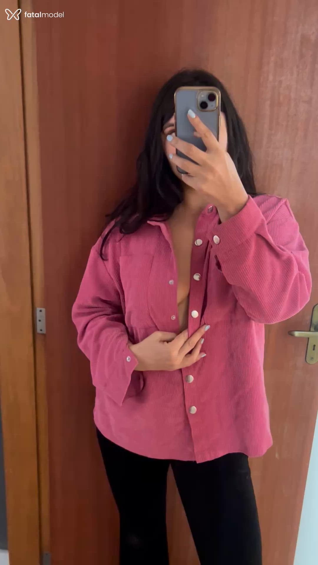 Acompanhante mulher com cabelo castanho de olhos castanhos em Florianópolis Acompanhante mulher com cabelo castanho de olhos castanhos em Florianópolis - Larissa
