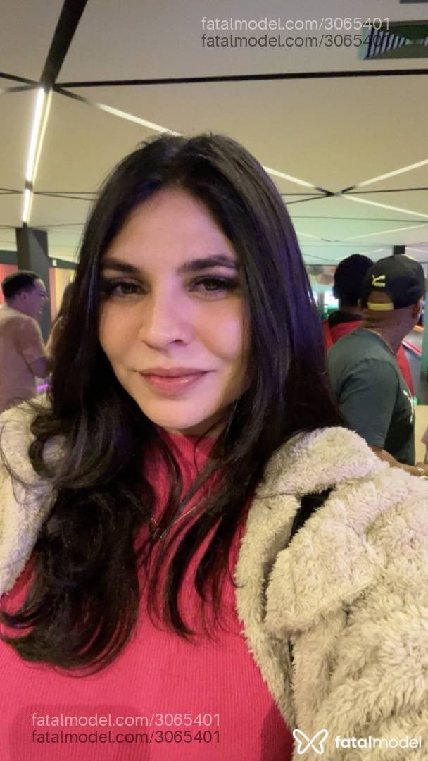 Acompanhante mulher com cabelo castanho de olhos castanhos em Balneário Camboriú - Larissa