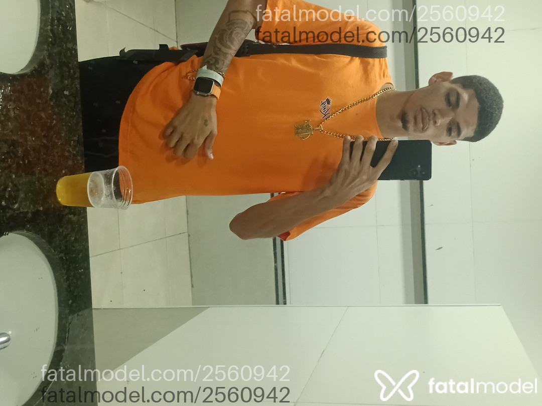 Acompanhante homem morena (o) de olhos castanhos - Felipe