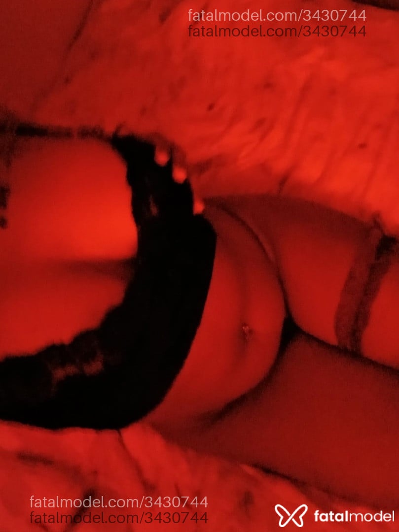 Acompanhante mulher morena (o) de olhos castanhos - Mavi