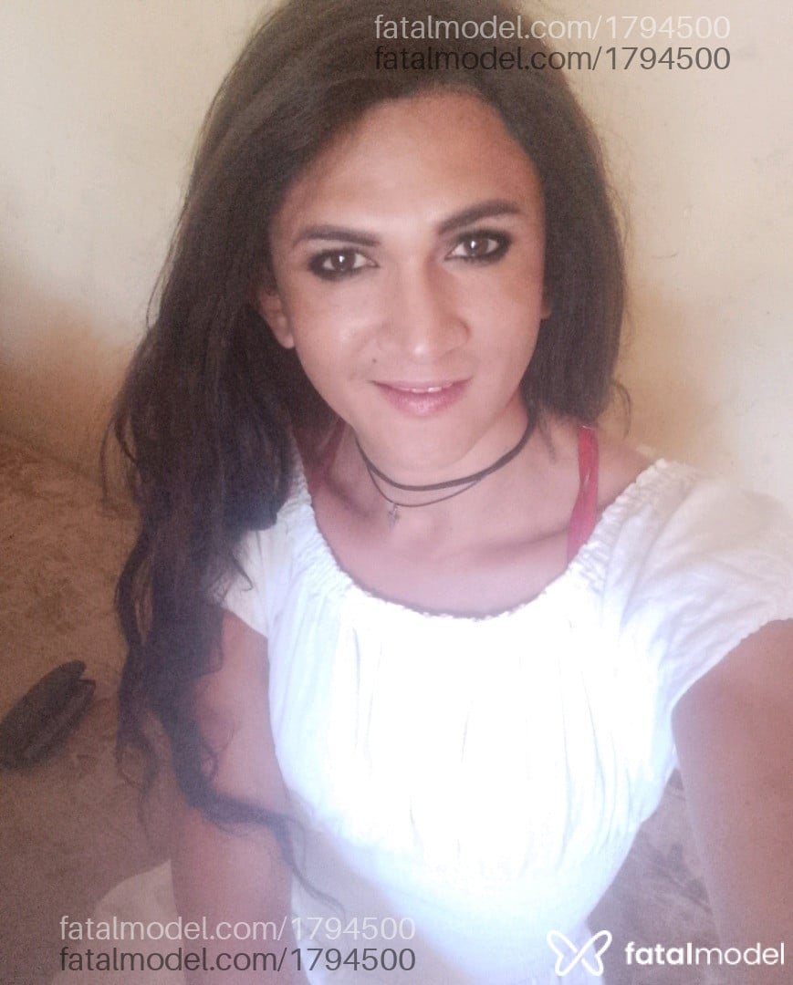 Acompanhante mulher trans com cabelo castanho de olhos castanhos - Samyrra