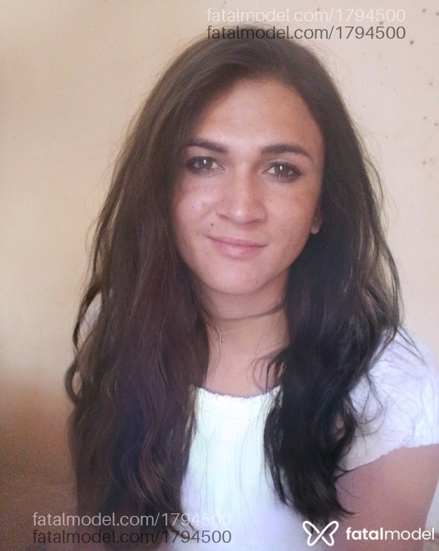 Acompanhante mulher trans com cabelo castanho de olhos castanhos - Samyrra
