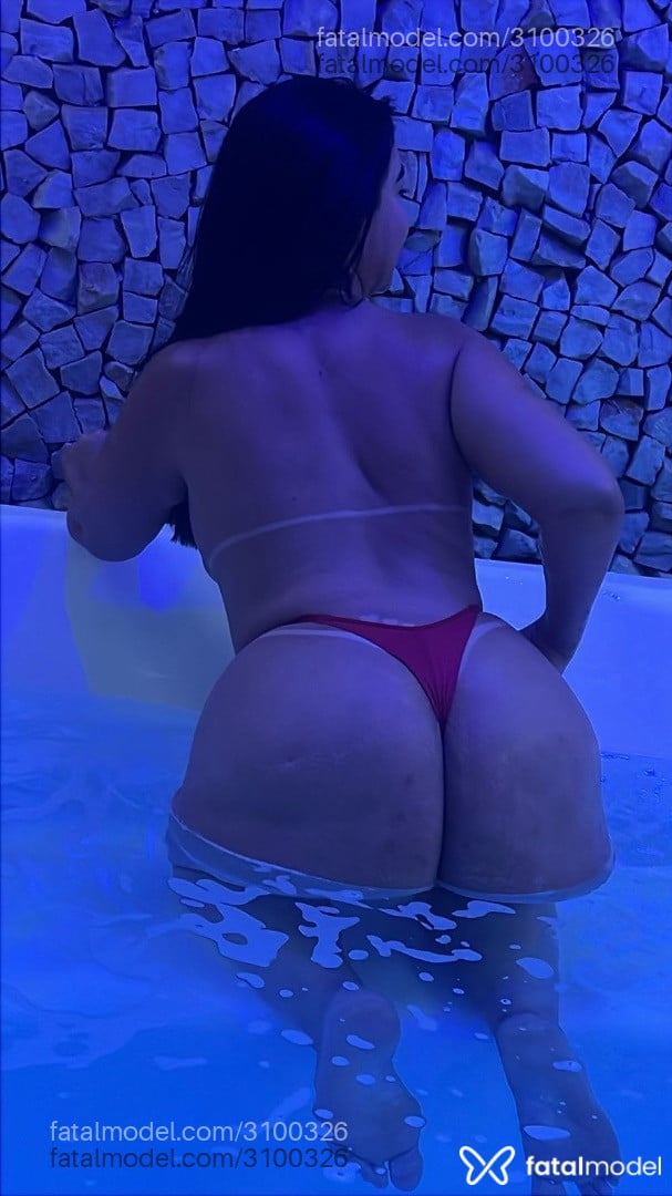 Acompanhante mulher morena (o) de olhos castanhos - Maya