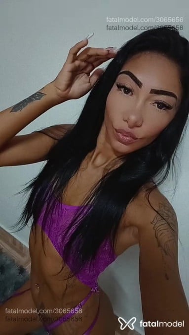 Acompanhante mulher morena (o) de olhos castanhos - Indiana